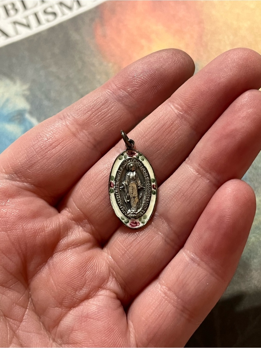 Vintage Sterling Silver Guilloche Catholic Virgin Mary Miraculous Medal Pendant - Picture 3 of 5